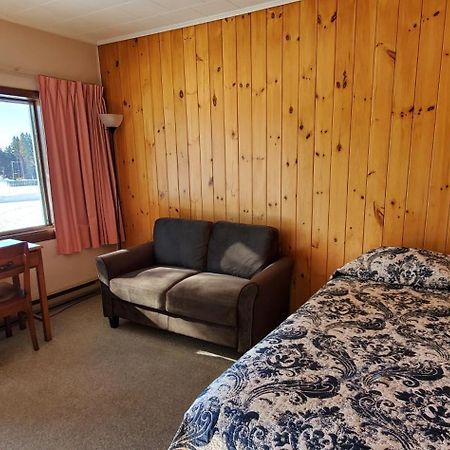 Motel Le Fleuron Saint-Donat-de-Montcalm Ngoại thất bức ảnh