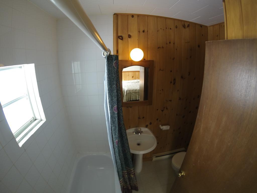 Motel Le Fleuron Saint-Donat-de-Montcalm Phòng bức ảnh
