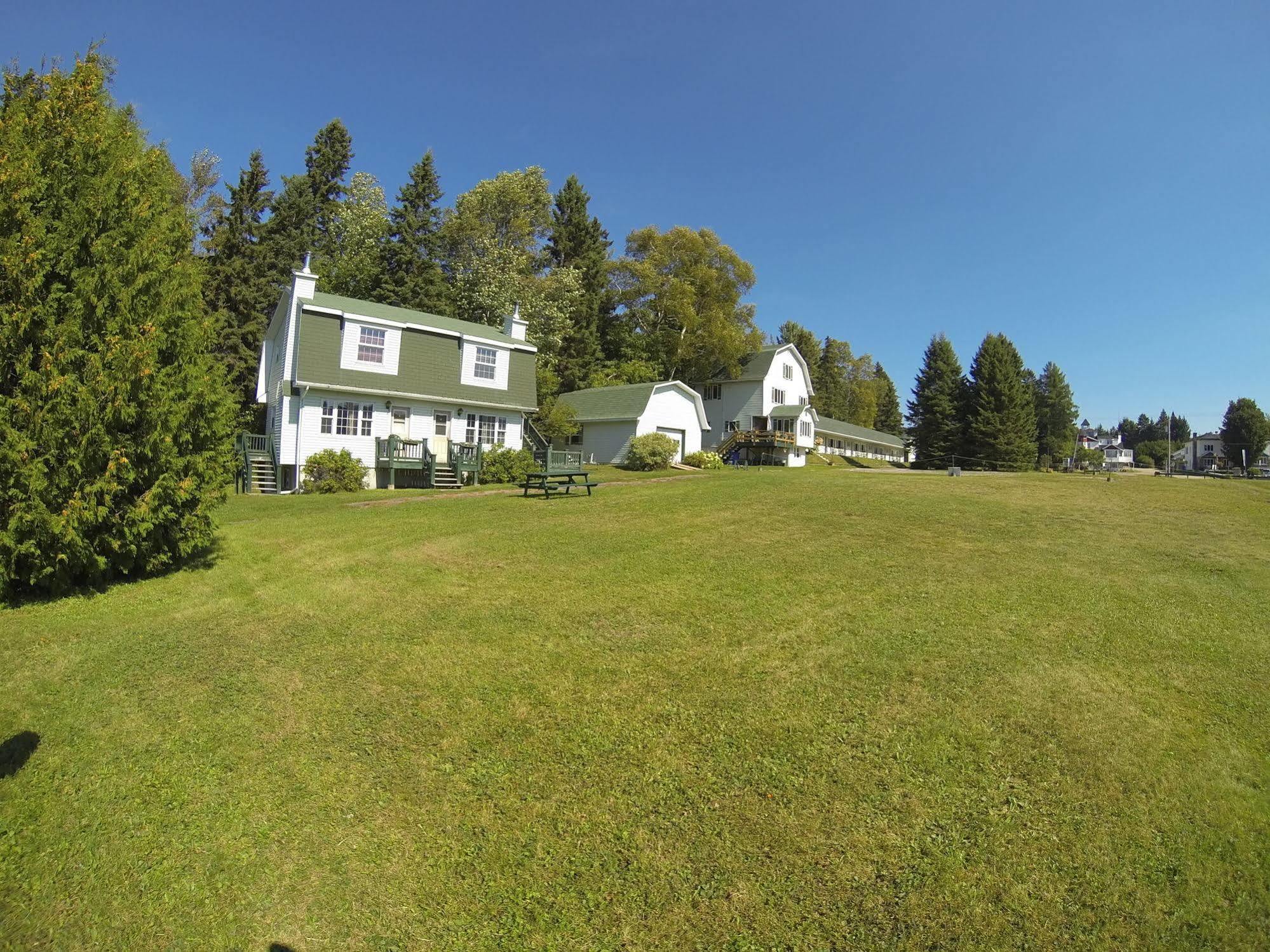 Motel Le Fleuron Saint-Donat-de-Montcalm Ngoại thất bức ảnh
