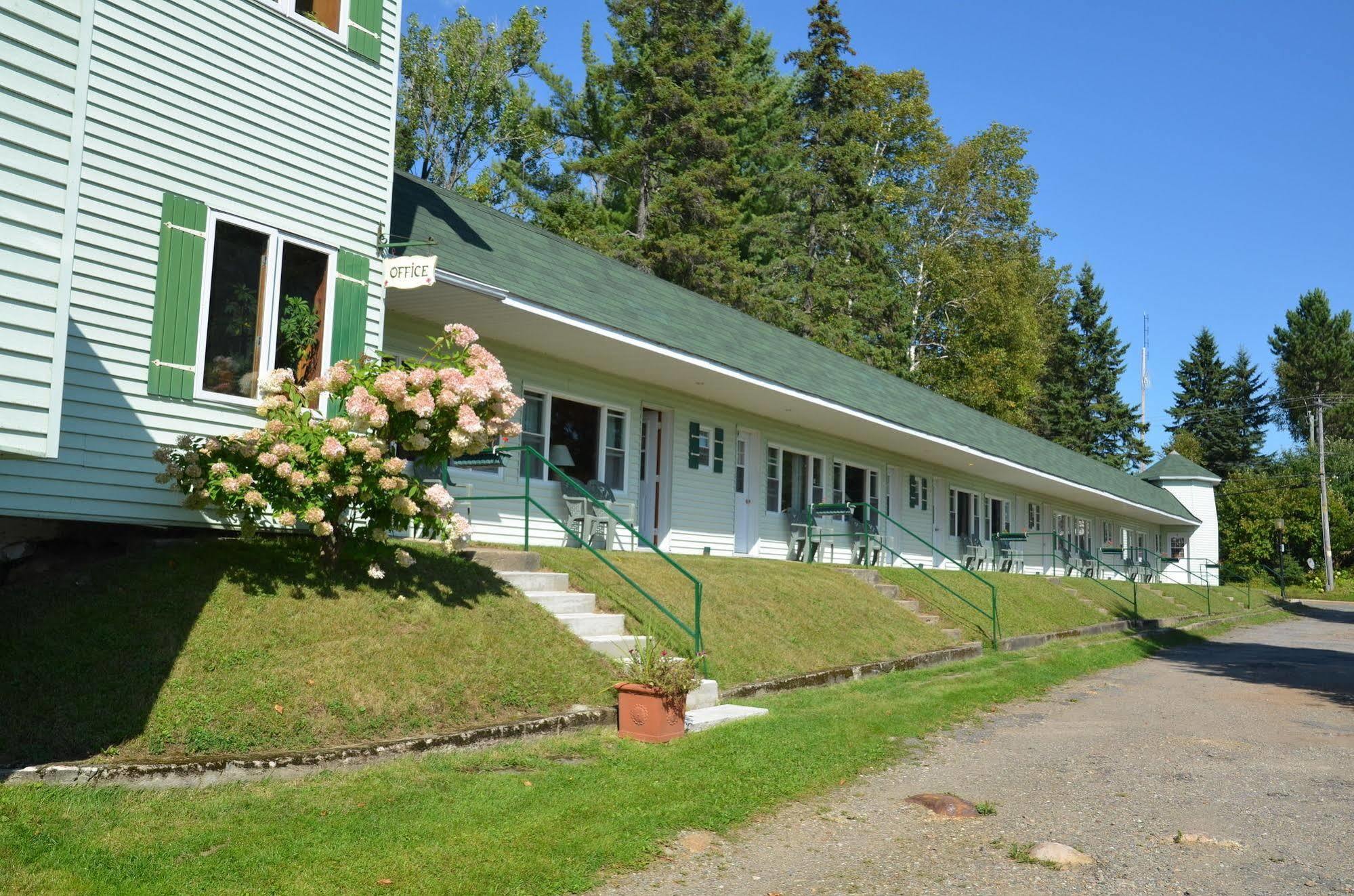 Motel Le Fleuron Saint-Donat-de-Montcalm Ngoại thất bức ảnh