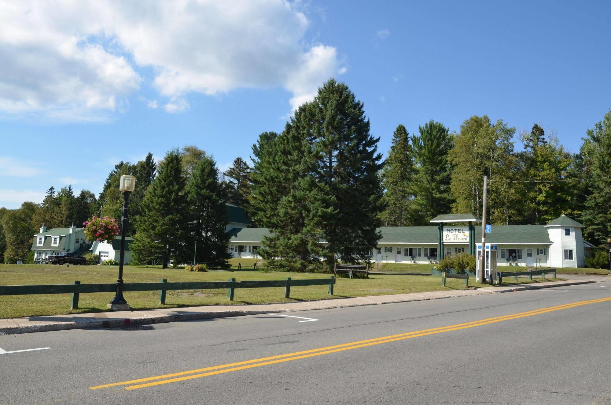 Motel Le Fleuron Saint-Donat-de-Montcalm Ngoại thất bức ảnh